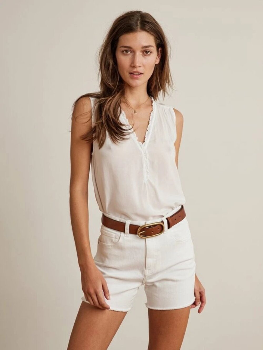 VELVET BY GRAHAM & SPENCER Dillon White High Rise Stretch Denim Shorts, Size 26